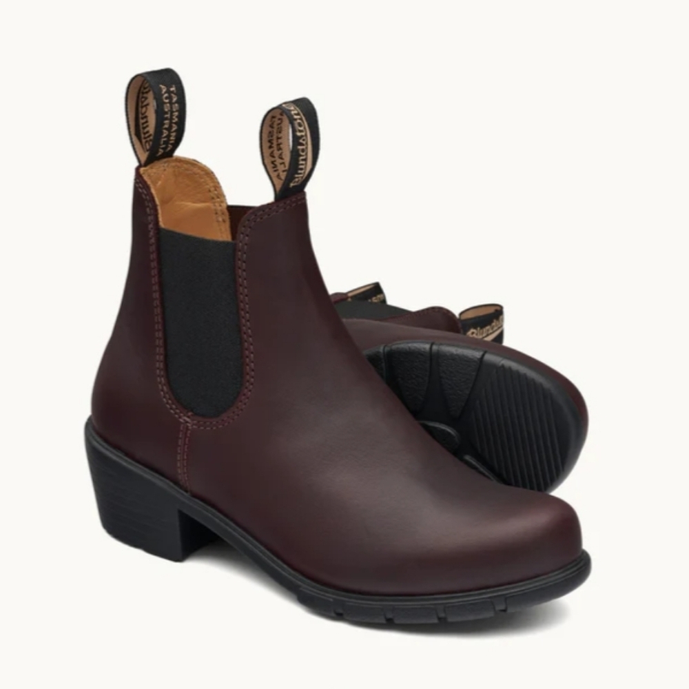 Blundstone Chelsea Boots in Dark Brown and Black - Picture 3 of 15